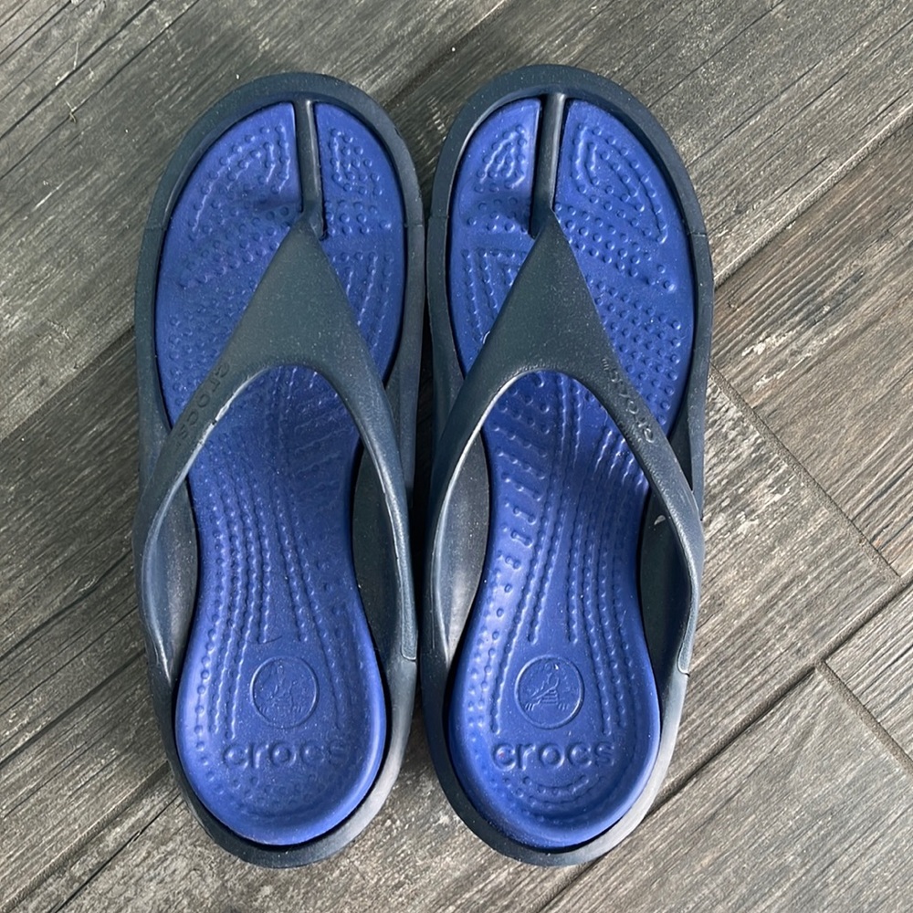 Mens Crocs size 13 flip flops